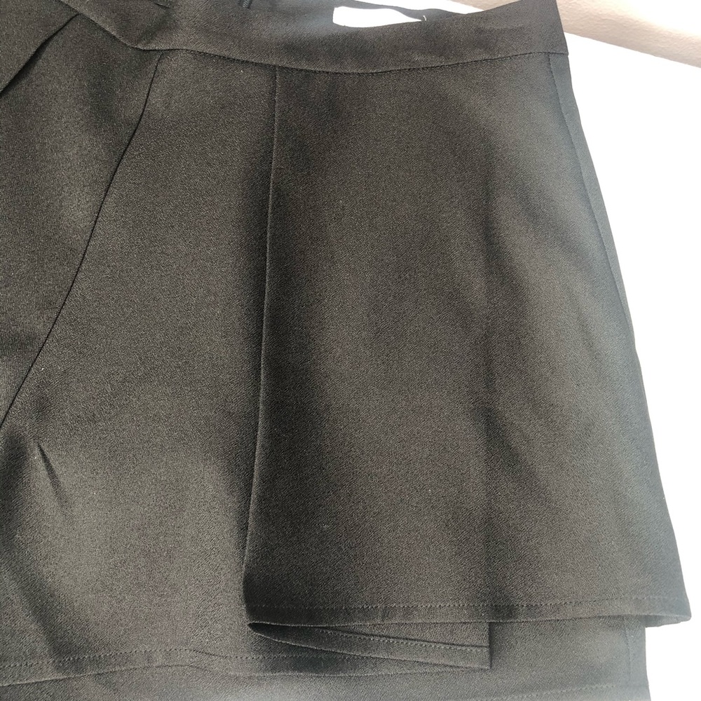 Luxxel Womens Black Dress Shorts Large - Picture 4 of 8